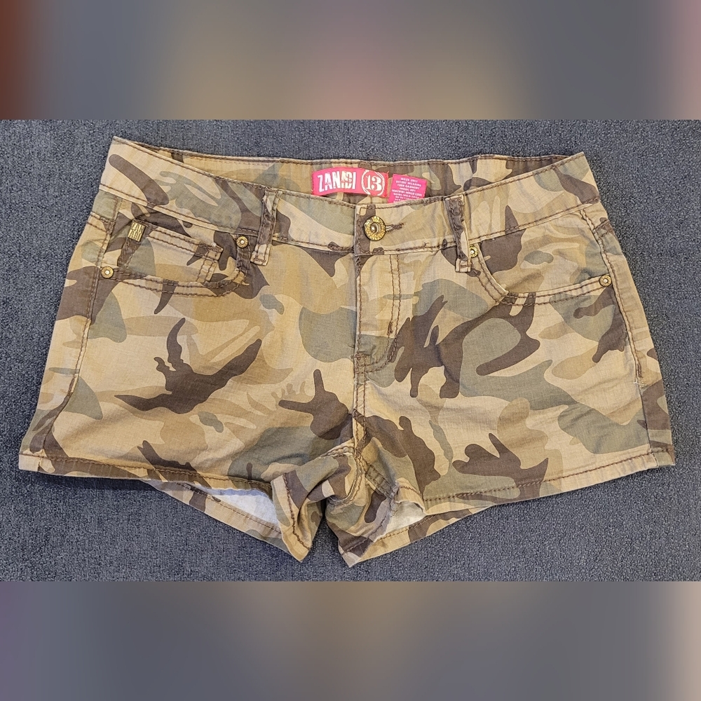 Zana Di Women's Brown Camo Cargo Shorts